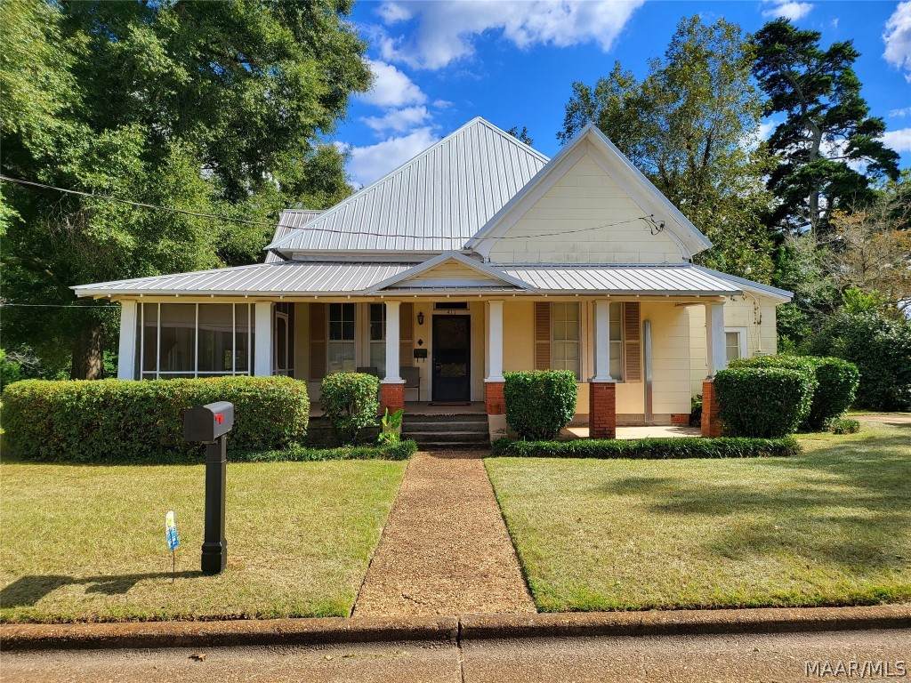 411 Simmons Street - Photo 1