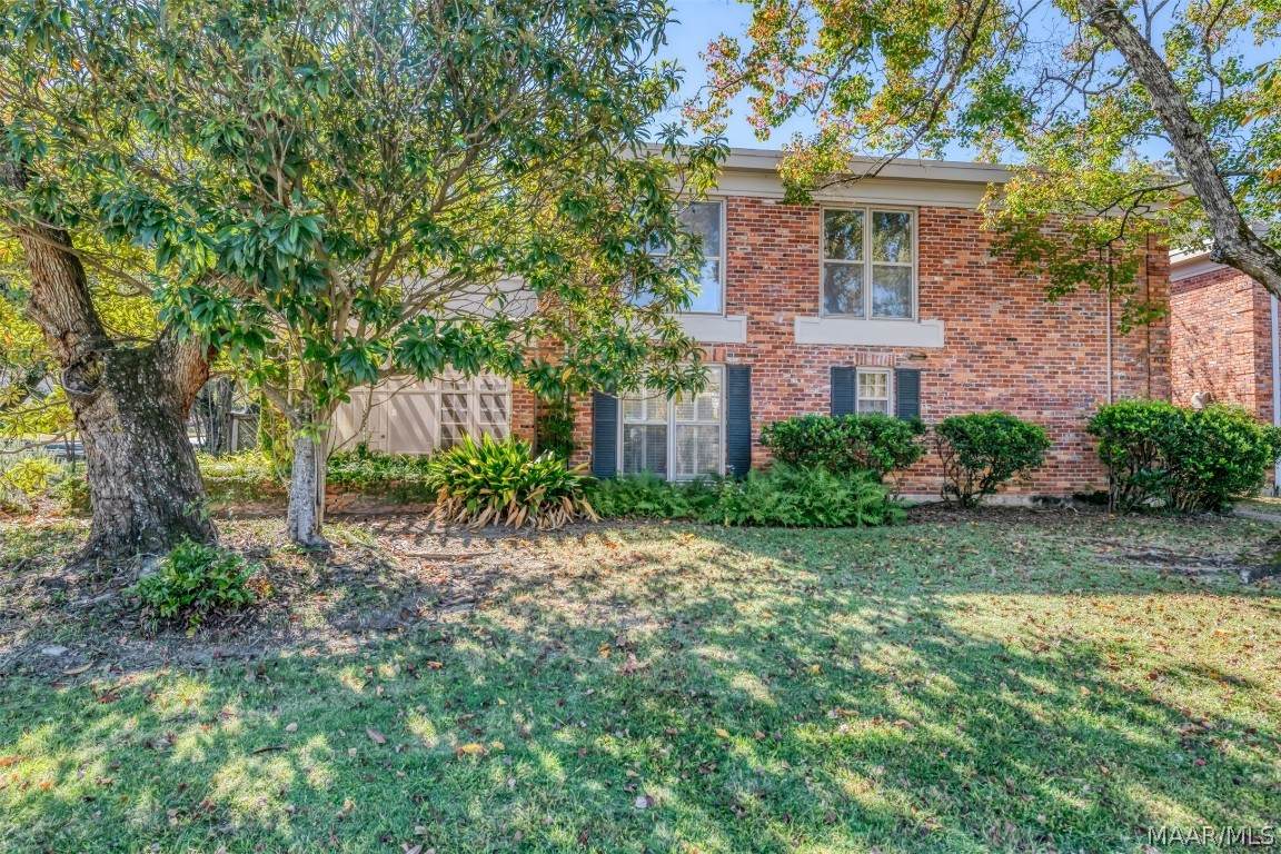 2910 Canterbury Drive - Photo 1