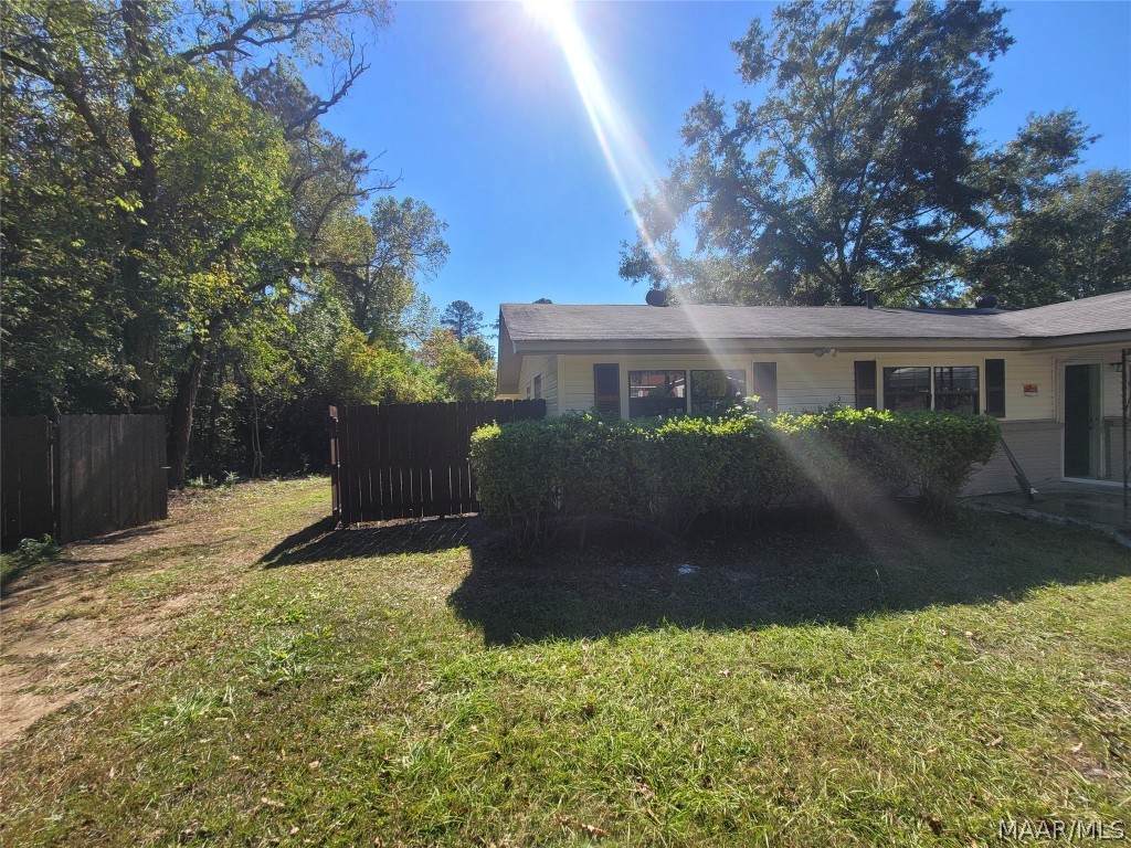 406 Bush Drive - Photo 1