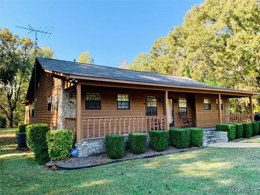 307 St Andrews Drive - Photo 1