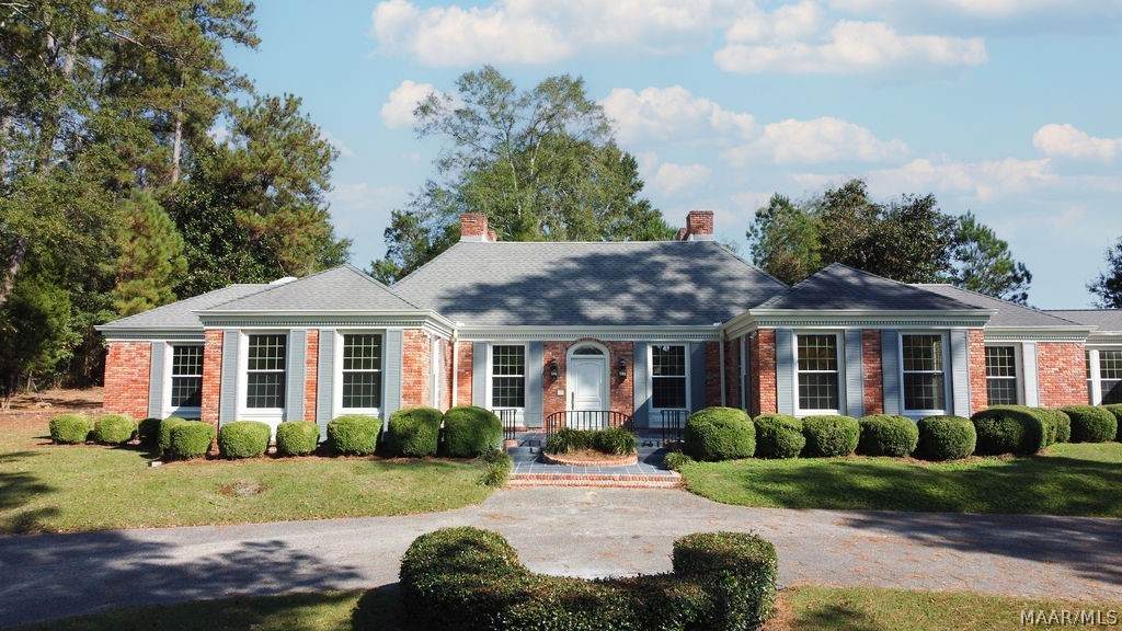 207 Willow Drive - Photo 1