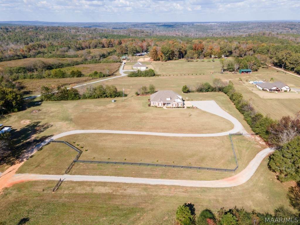 2033 Eh Hunt Road - Photo 1