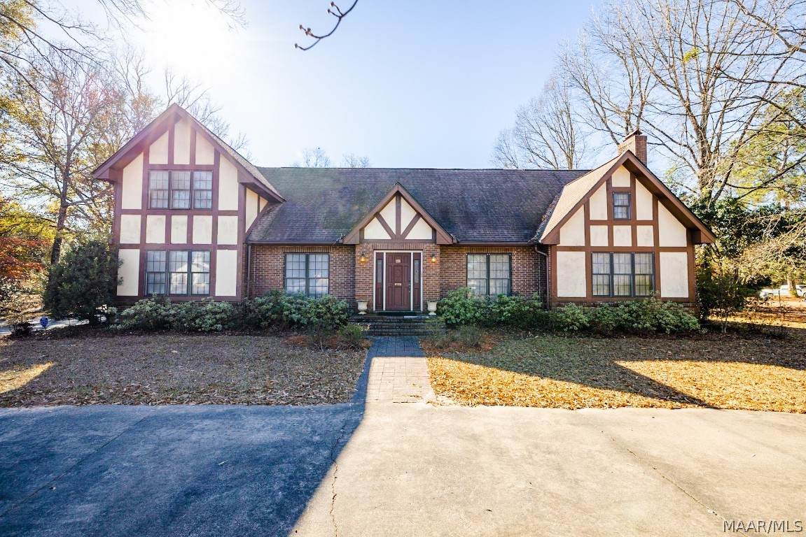 537 Gilmer Avenue - Photo 1