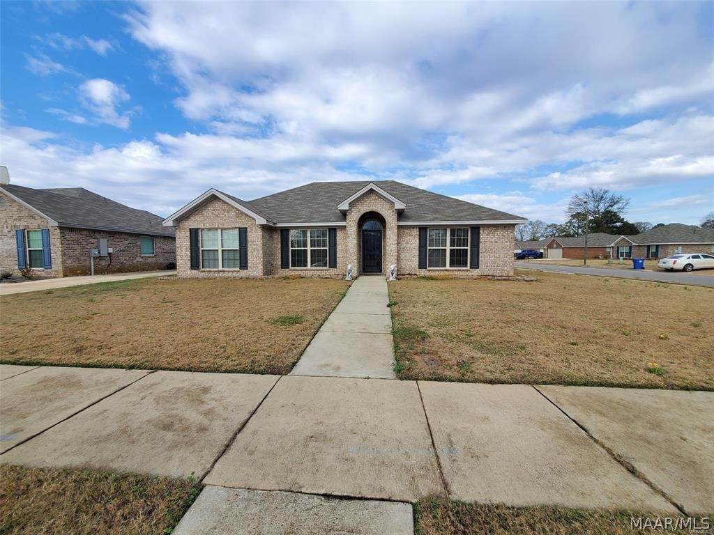 573 Sunset Drive - Photo 1