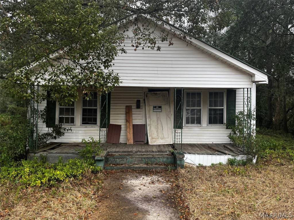 204 Pleasant Street - Photo 1