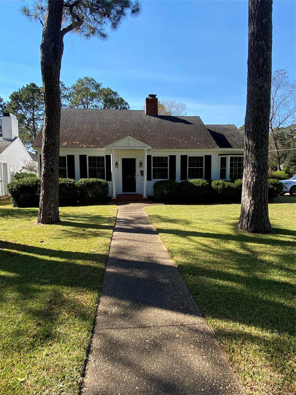 223 Hooper Drive - Photo 1