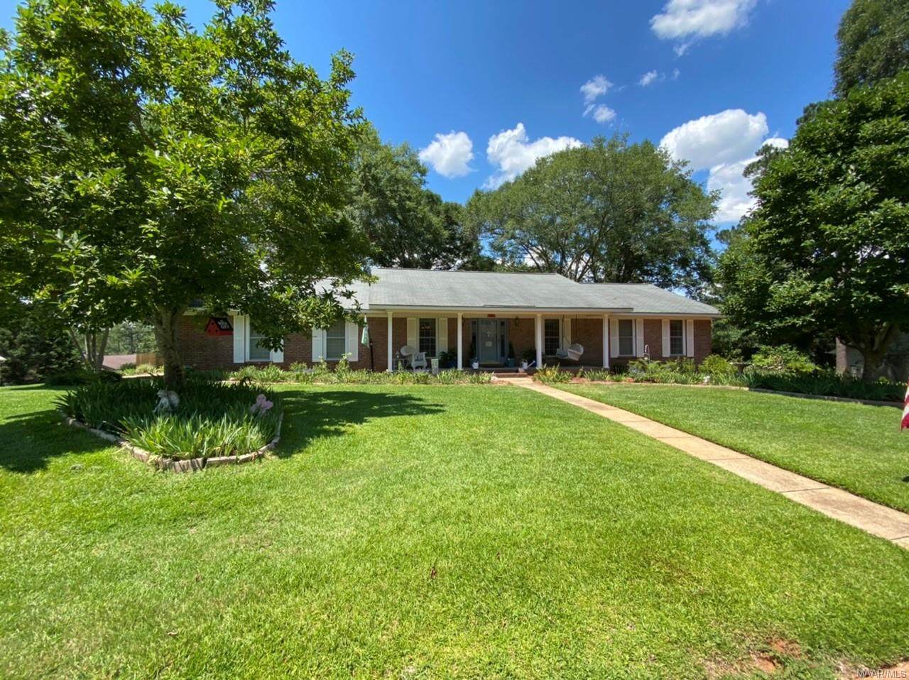 201 Kingswood Drive - Photo 1