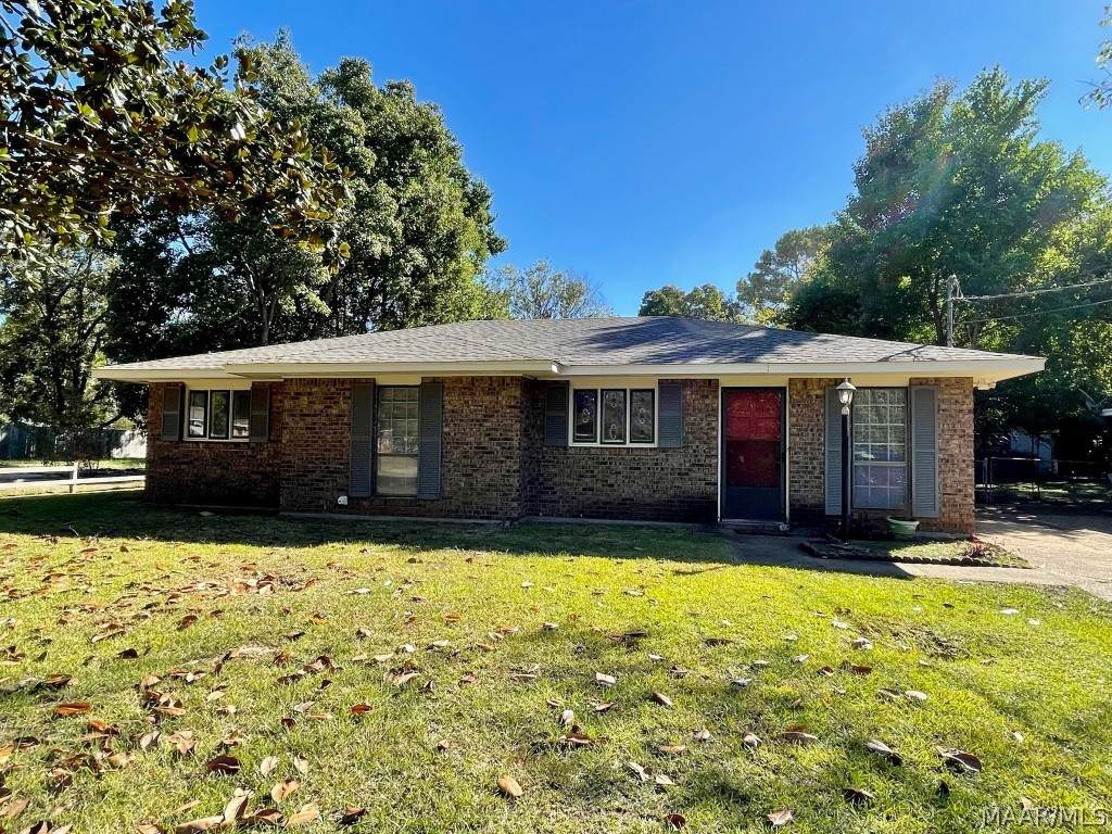 402 Pecan Tree Drive - Photo 1