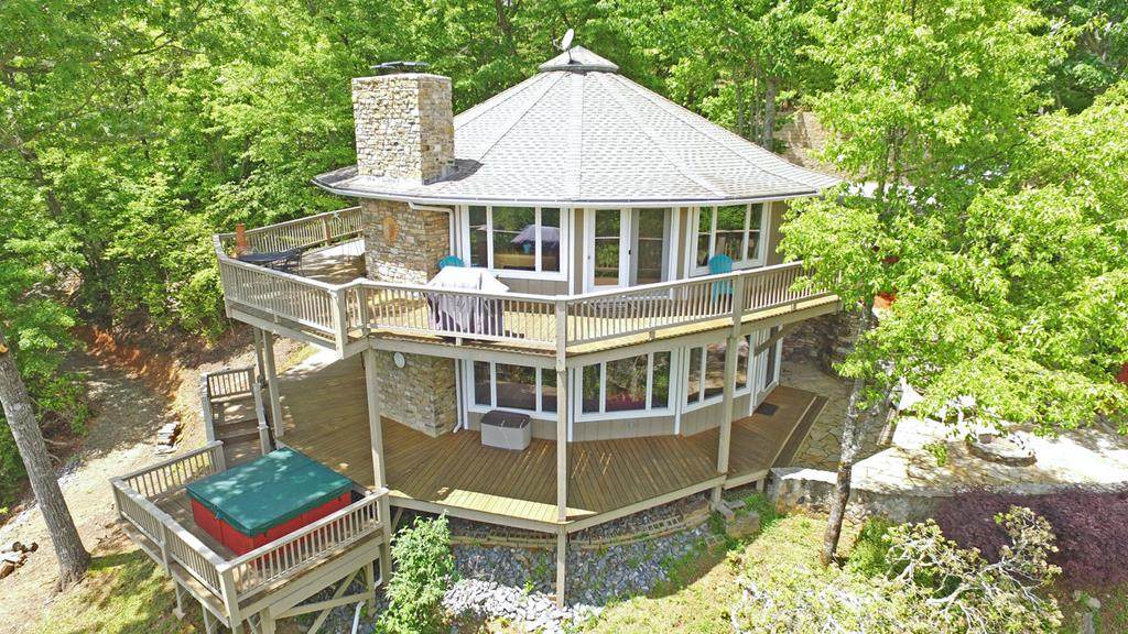 1060 Fox Fire Lane - Photo 1