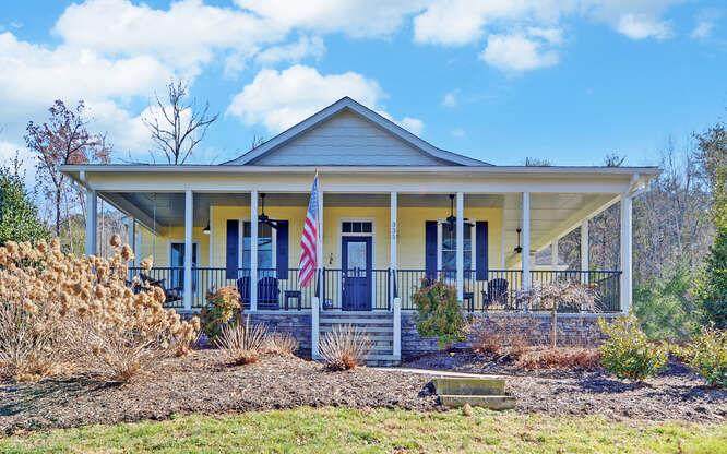 335 Jade Ln - Photo 1