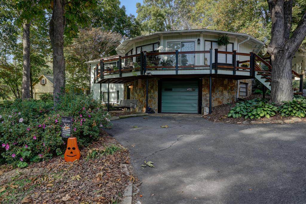 436 Lakeshore Drive - Photo 1