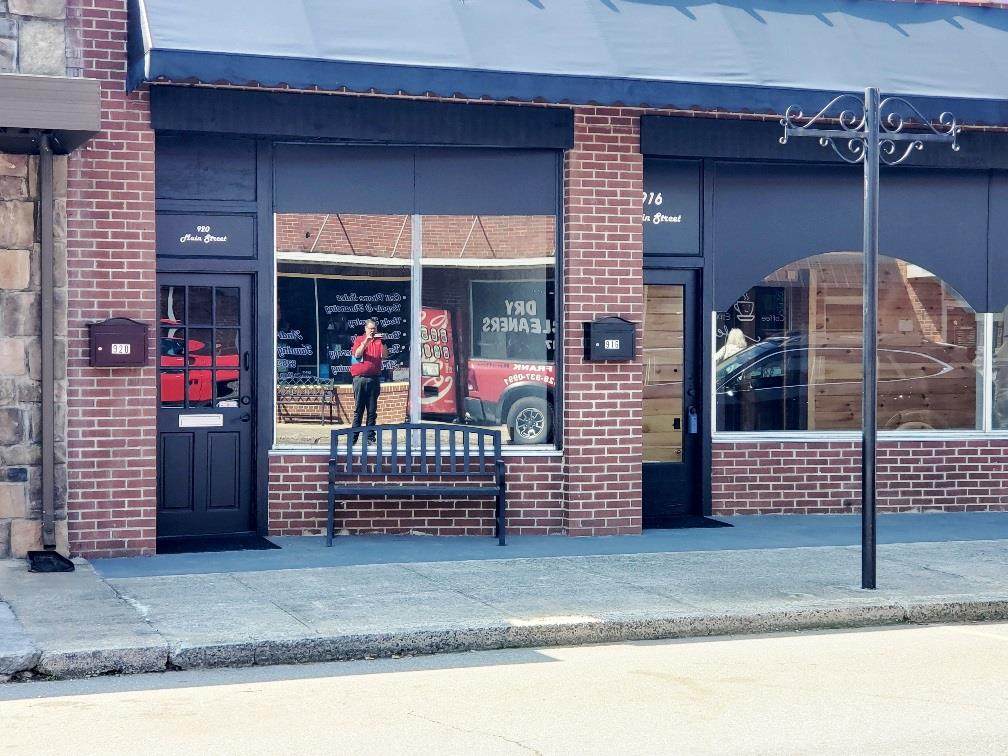 920 Main Street - Photo 1
