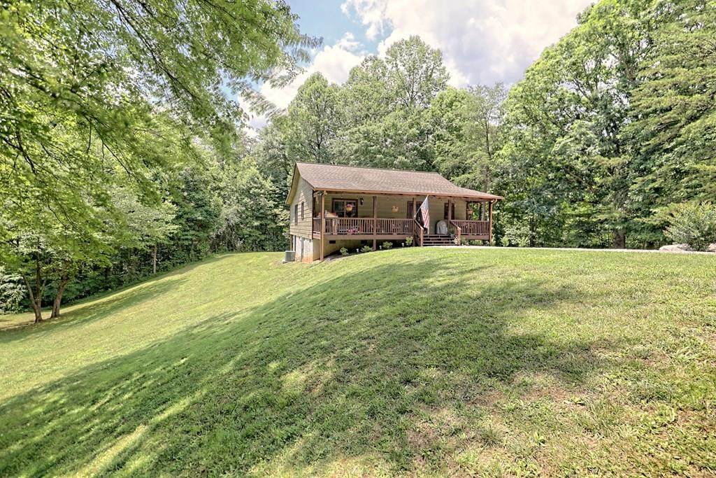 304 Pine Ridge Drive - Photo 1