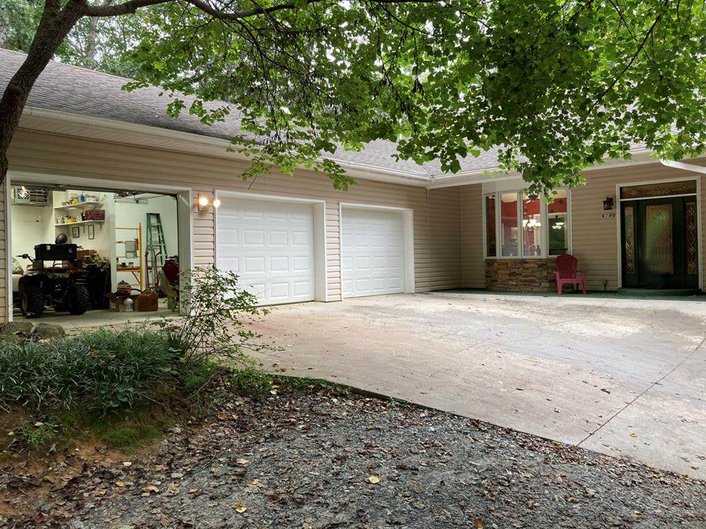 6180 Candy Mountain Rd - Photo 1
