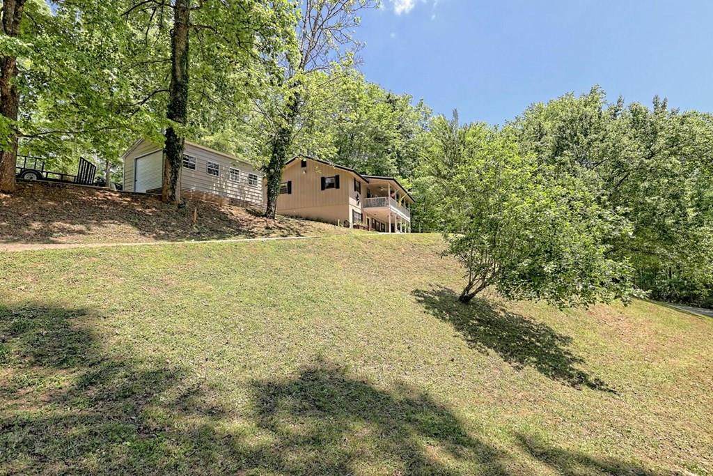 222 West Hills Dr - Photo 1