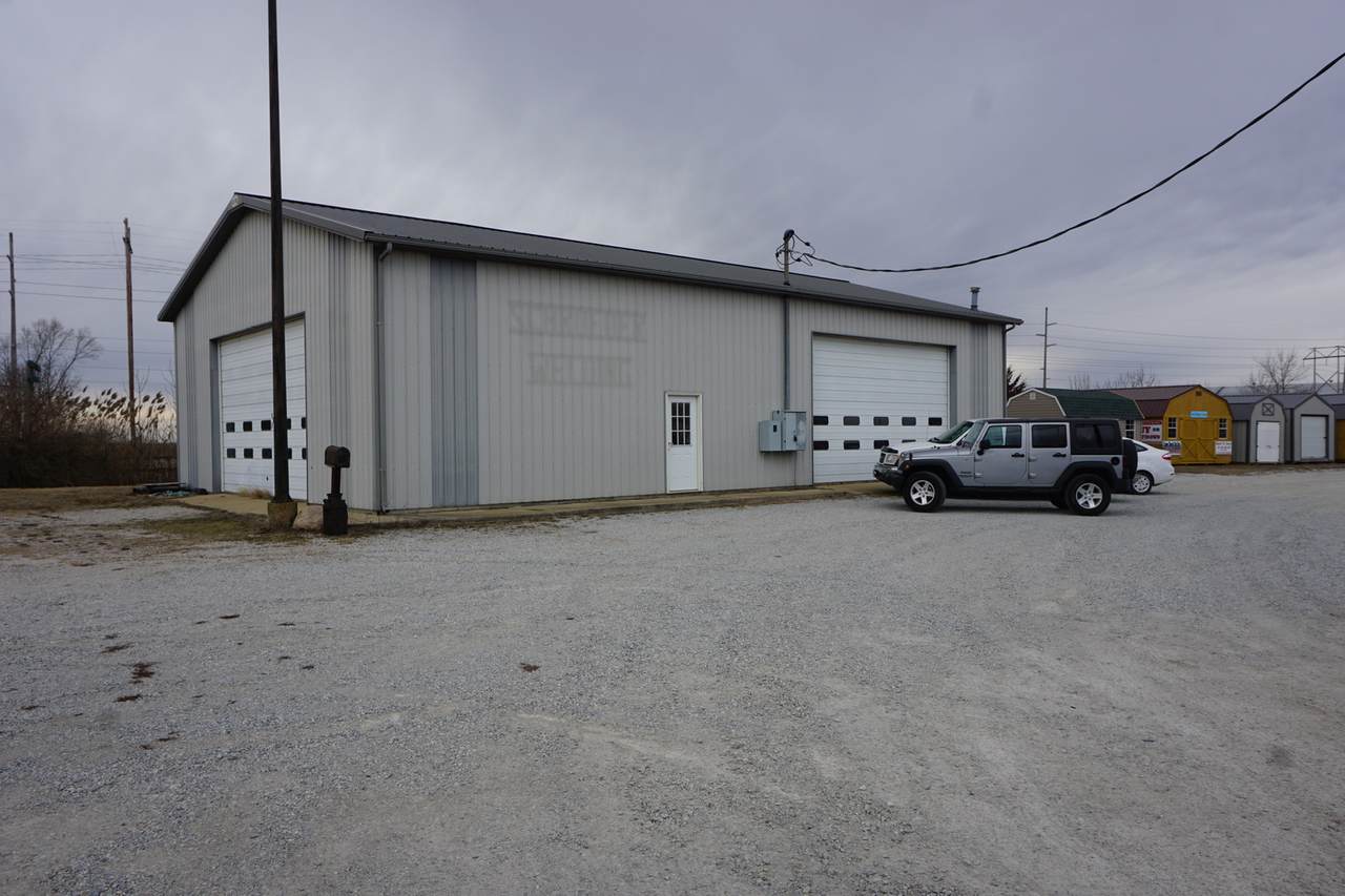1042 Crescent Street - Photo 1