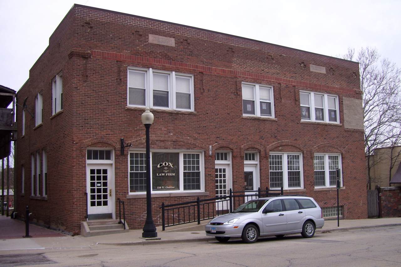 110-112 Charter Street - Photo 1