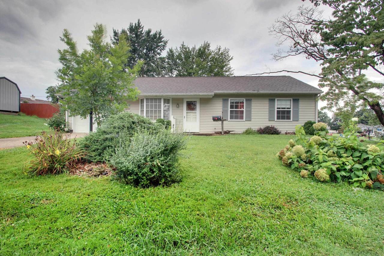 1013 Melodie Lane - Photo 1