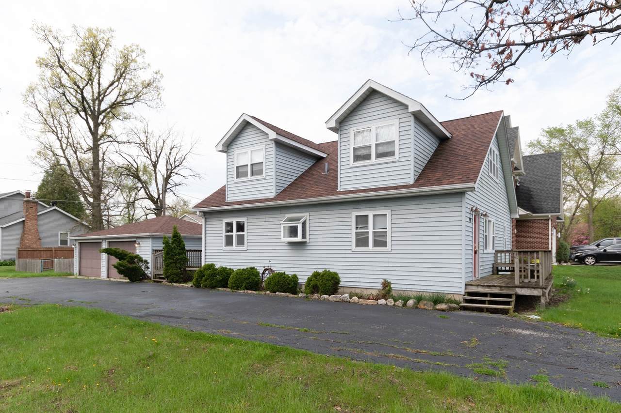 899 Crest Avenue - Photo 1