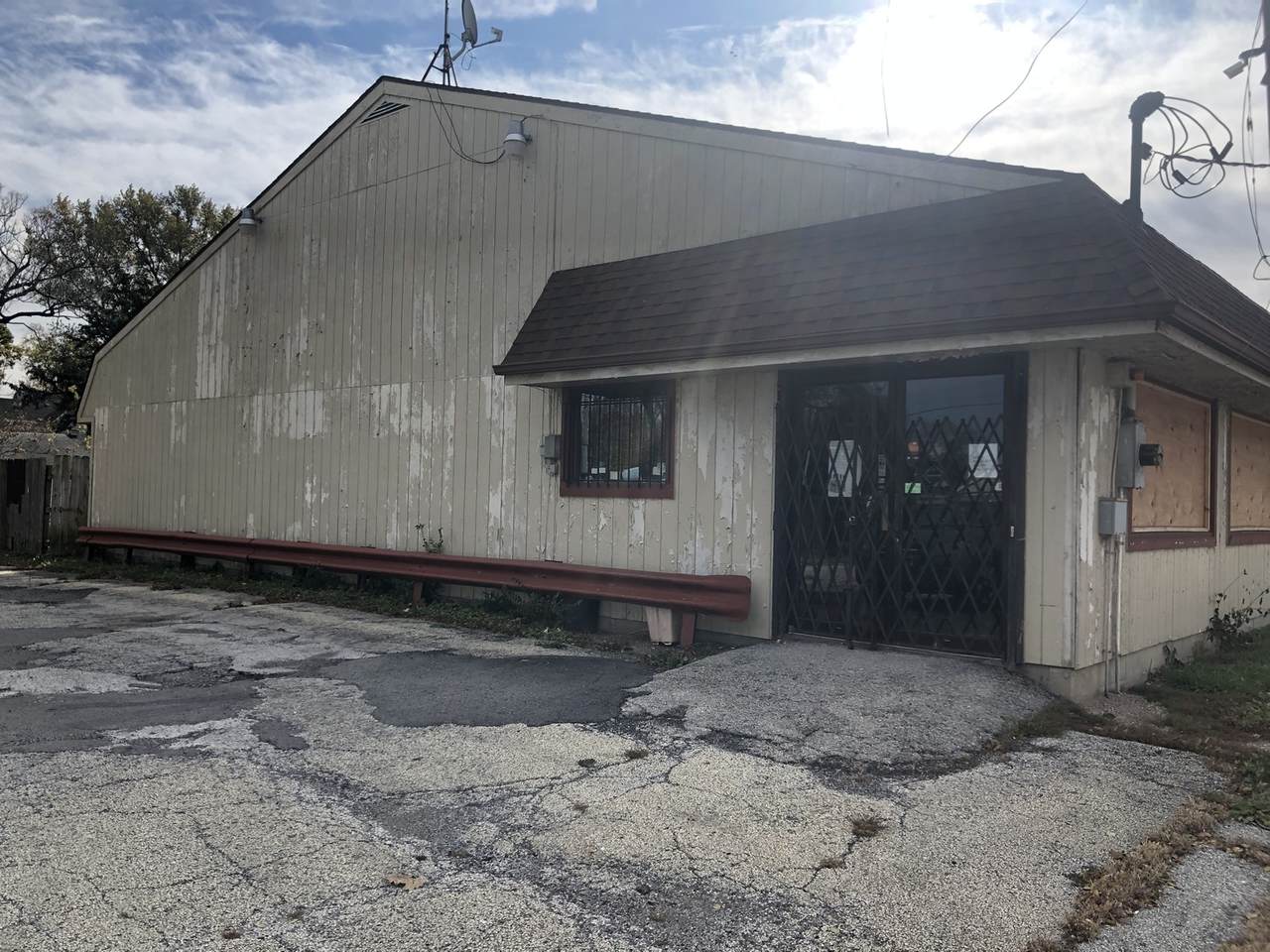 906 Morris Avenue - Photo 1