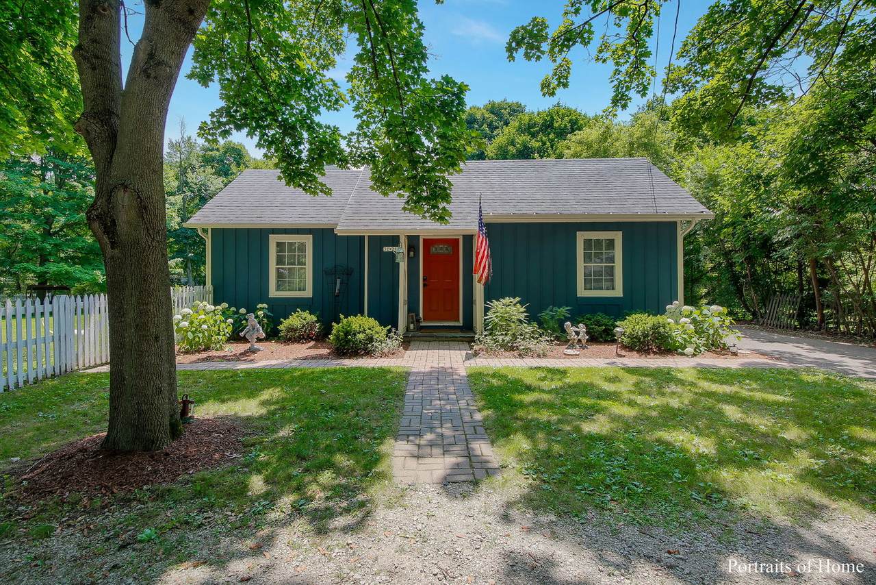 32W211 Glos Street - Photo 1