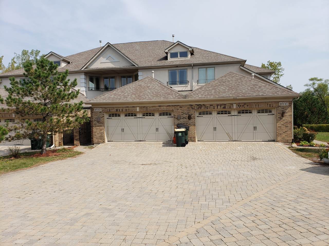 16W307 Shadow Creek Drive - Photo 1