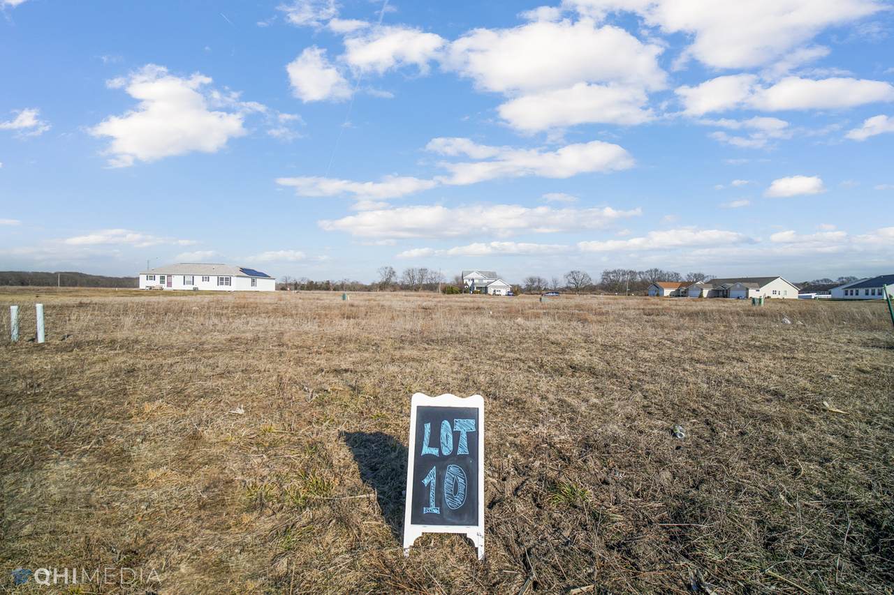 1406 Indian Trail - Photo 1