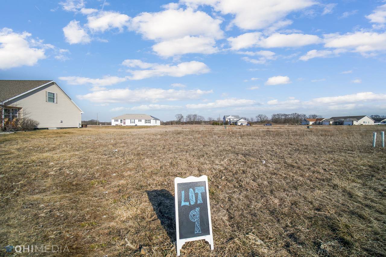 1408 Indian Trail - Photo 1