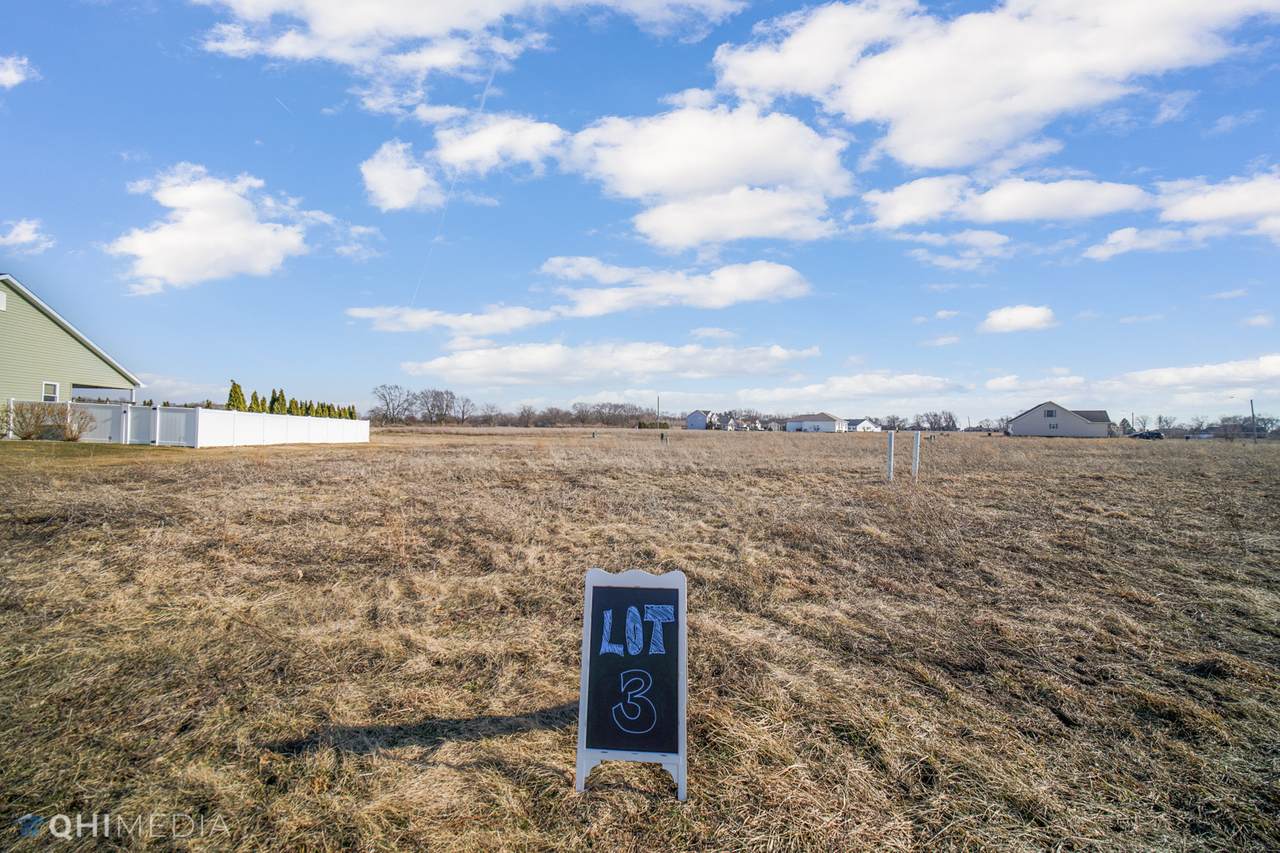 1420 Indian Trail - Photo 1