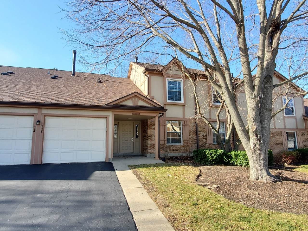 256 Appletree Court - Photo 1