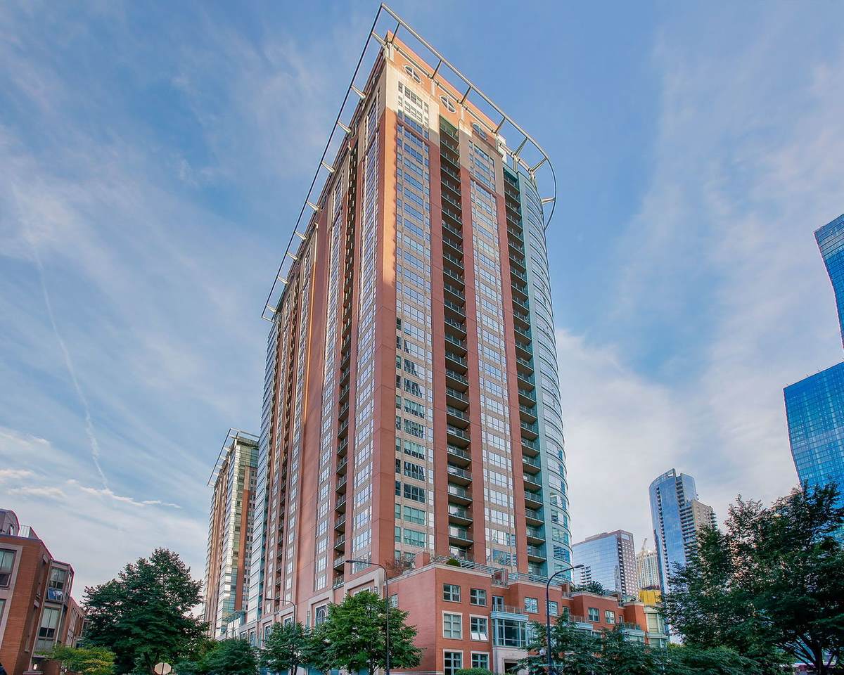 415 North Water Street - Photo 1