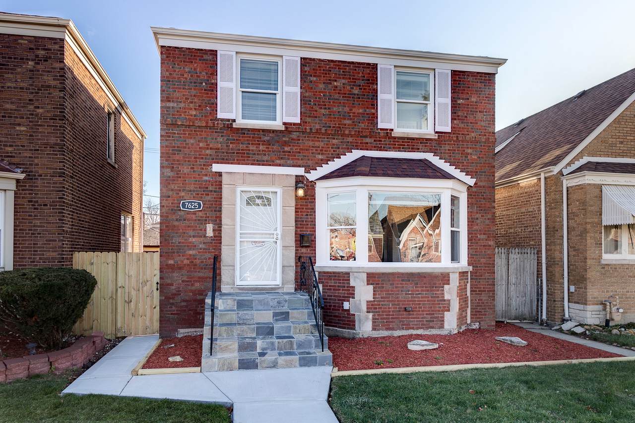 7625 Damen Avenue - Photo 1