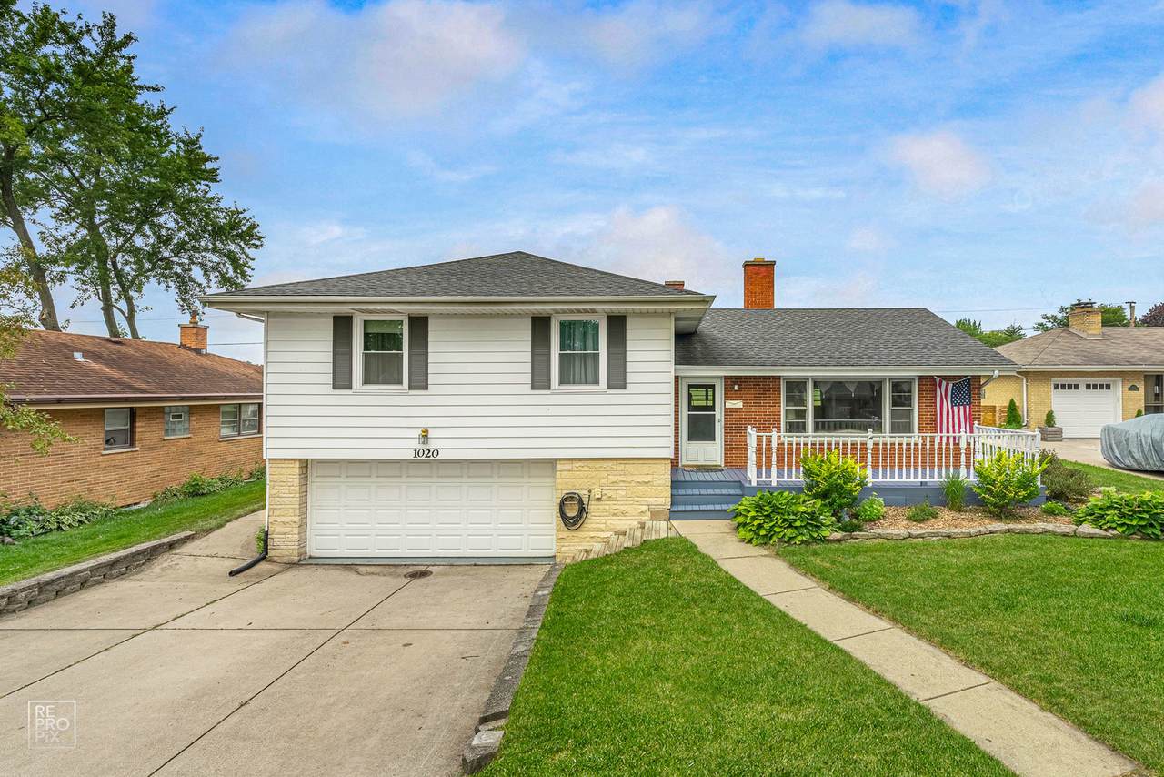 1020 Leslie Lane - Photo 1