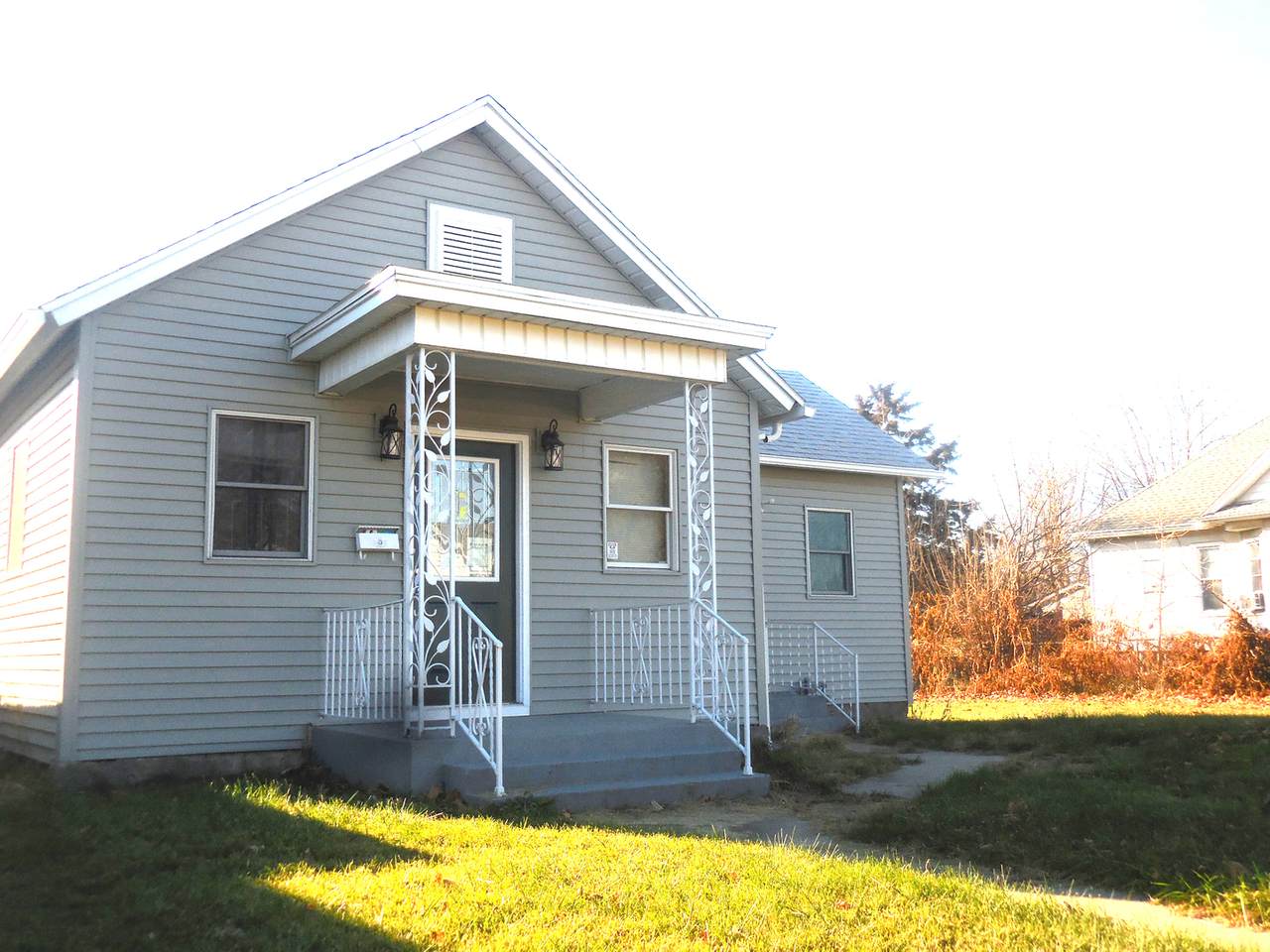 1136 9th Street - Photo 1