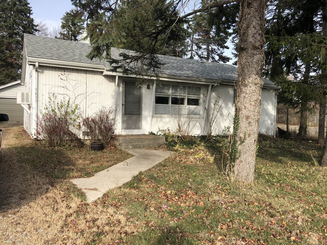 1611 Roosevelt Road - Photo 1