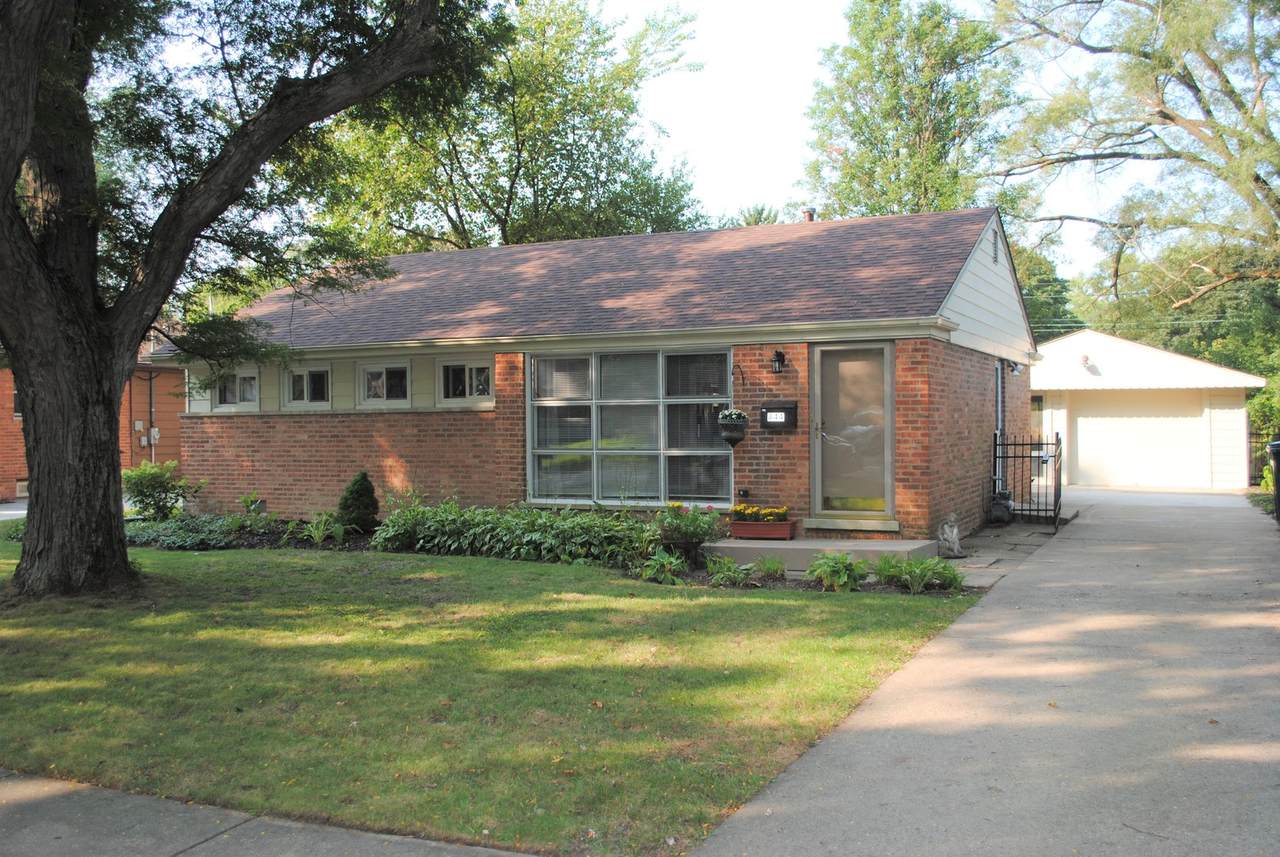 844 Meadow Road - Photo 1