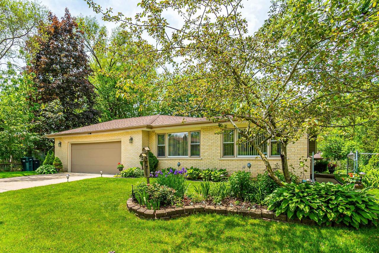 1816 Prairie Avenue - Photo 1