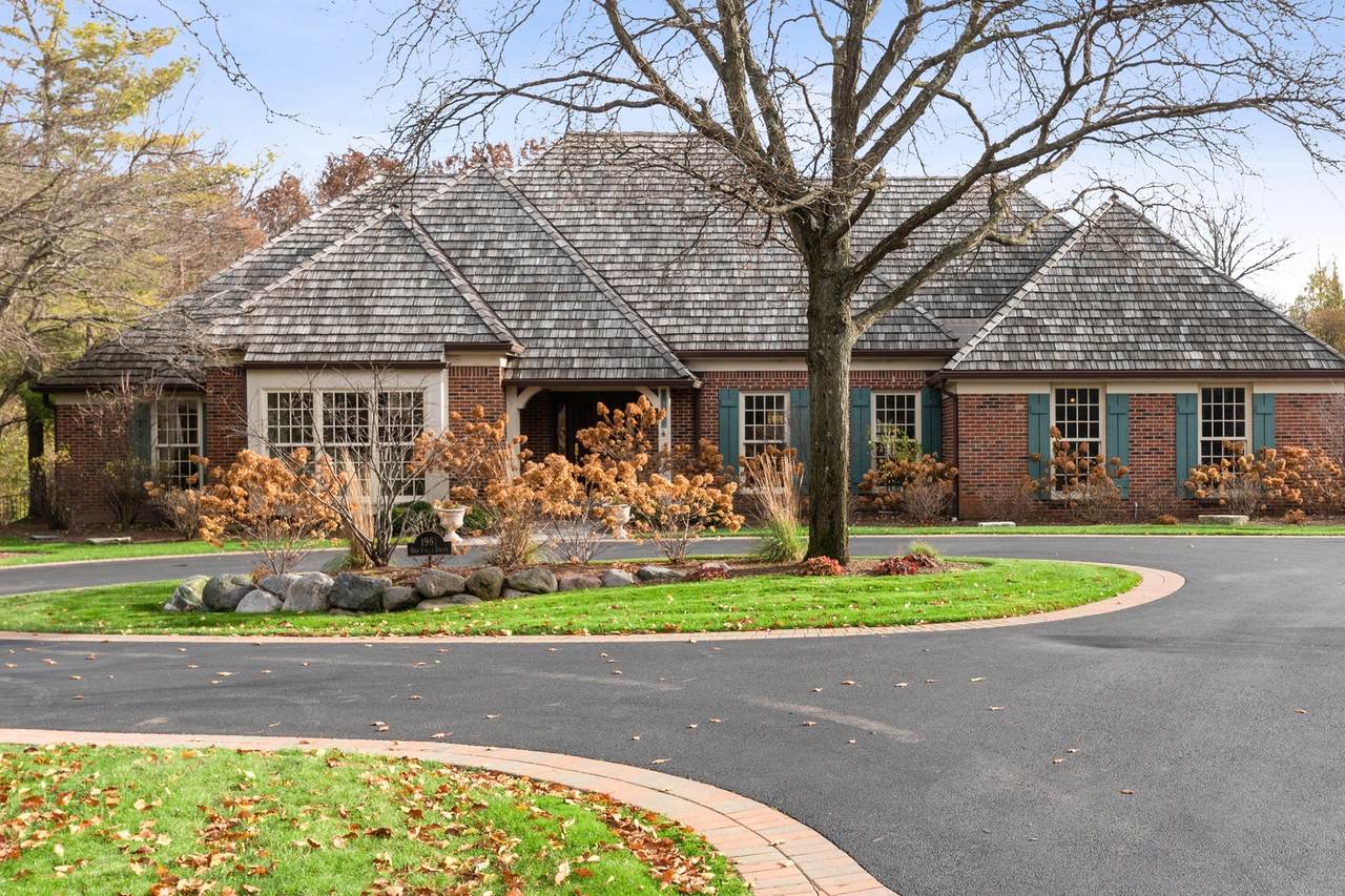 1961 Oak Knoll Drive - Photo 1