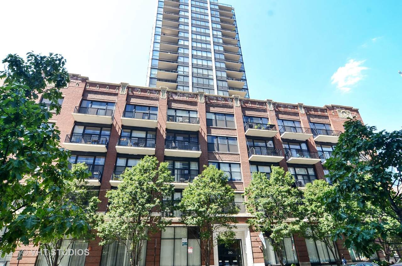 210 Des Plaines Street - Photo 1