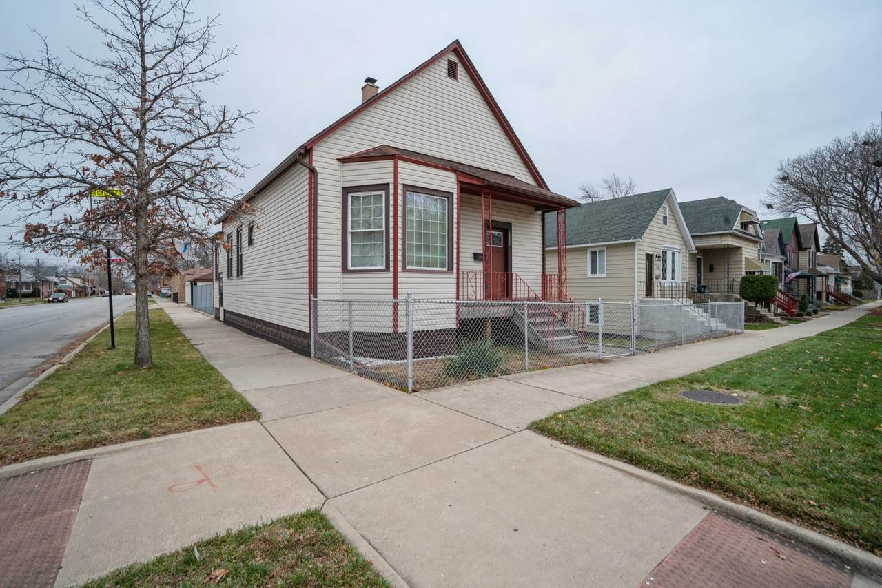 10801 Avenue H - Photo 1