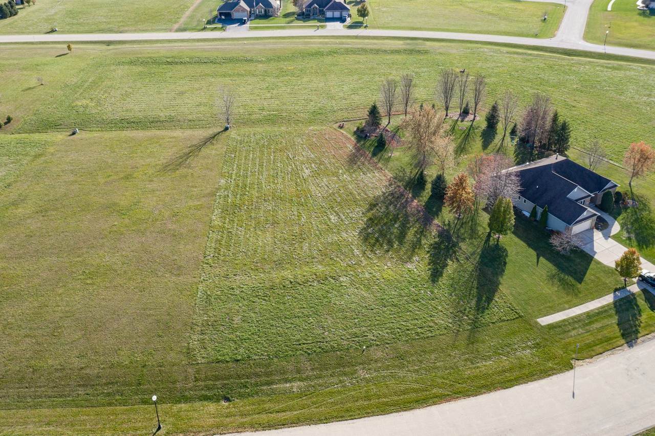 985 Fox Trail Lane - Photo 1
