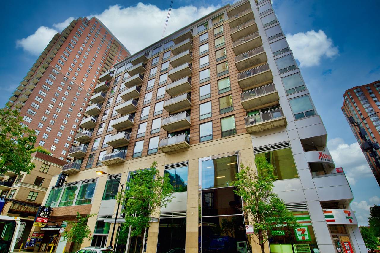 1 8TH Street - Photo 1