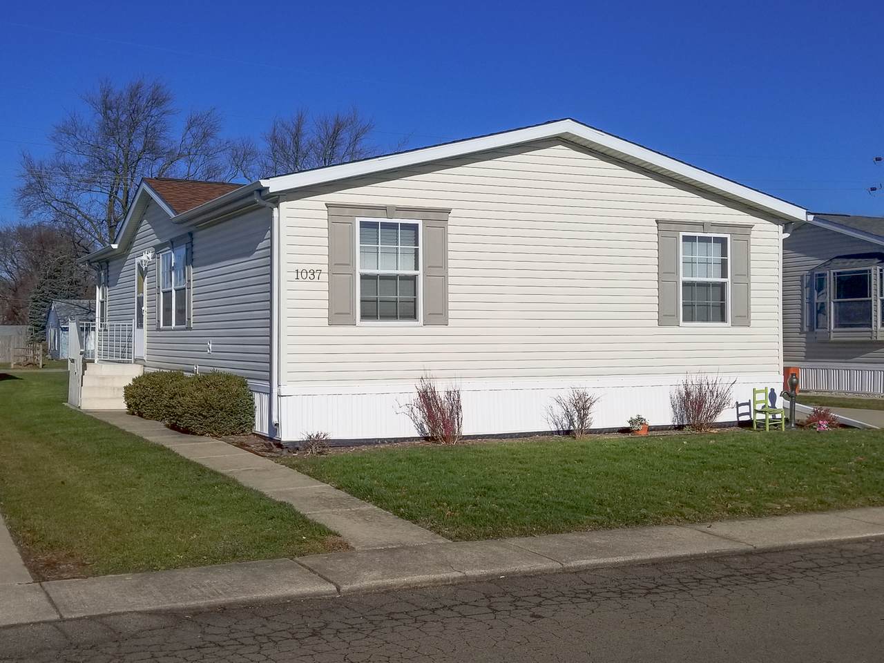 1037 Daleann Avenue - Photo 1