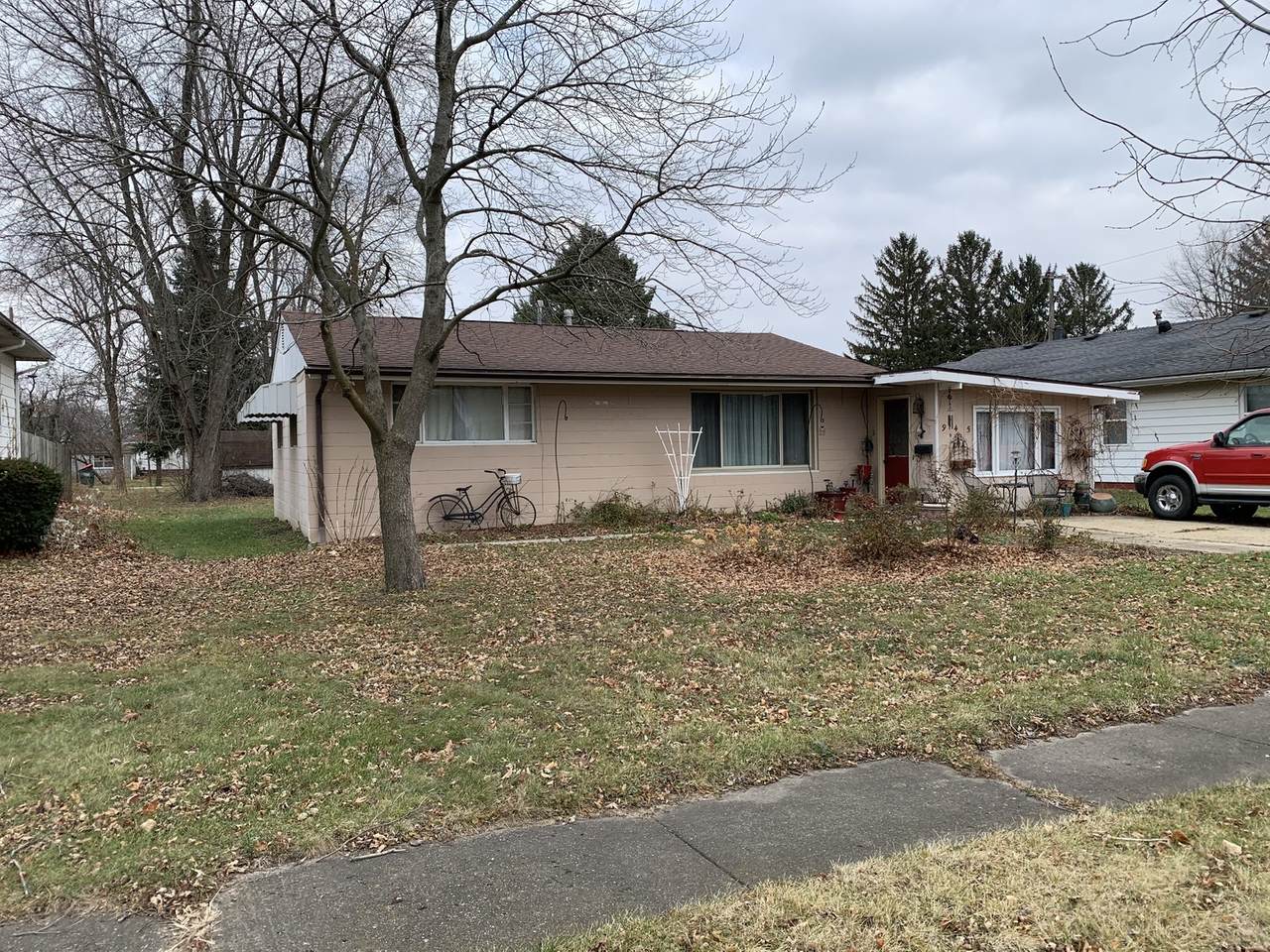 945 Orleans Street - Photo 1