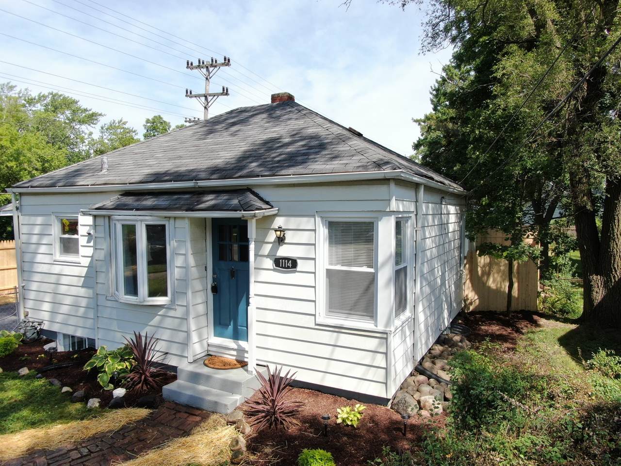 1114 Ridgeland Avenue - Photo 1