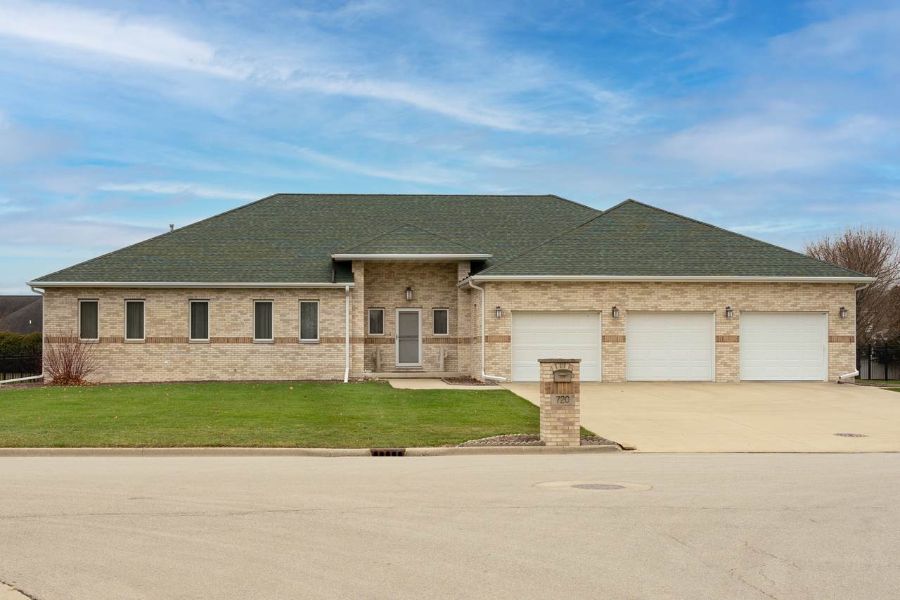 720 30th Street - Photo 1