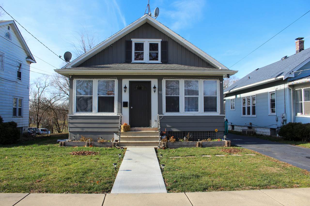 911 Douglas Avenue - Photo 1