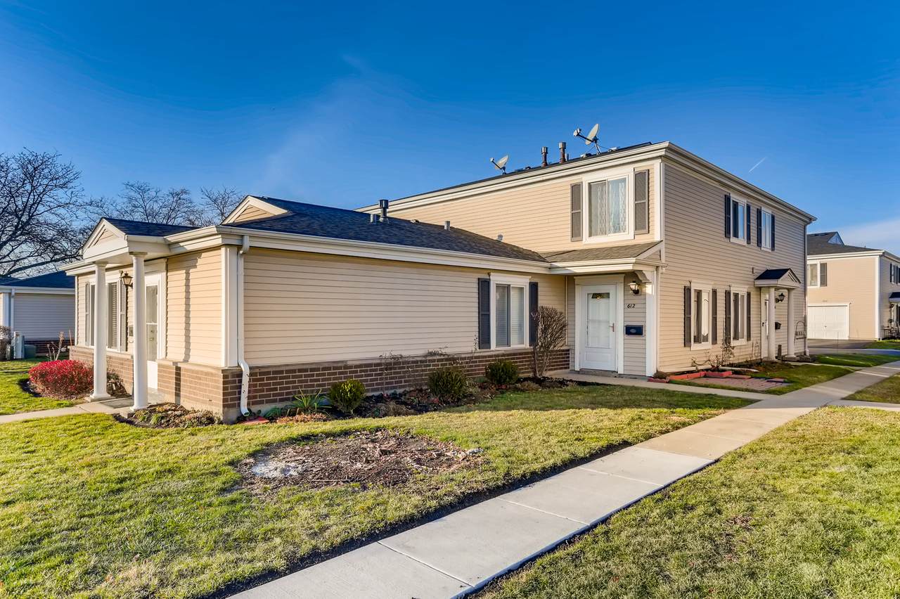 612 Old Willow Road - Photo 1