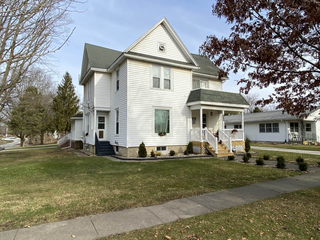 112 Main Street - Photo 1
