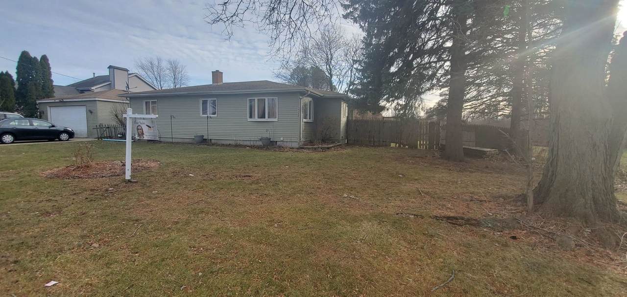 2300 Hillcrest Avenue - Photo 1